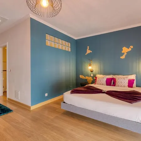 Pillows Townhouse Гостевой дом Пениши