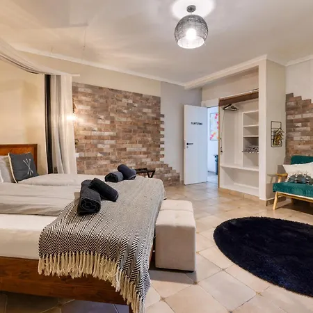 Πανσιόν Pillows 3*